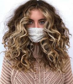 Natural Curly Hair Cuts, Highlights Curly Hair, Colored Curly Hair, Haircuts For Curly Hair, Curly Hair Inspiration, Curly Hair Tips, Curly Hair Cuts, Long Curly Hair, Long Curly