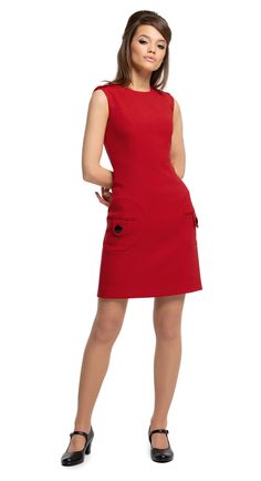 SALE! 30% off! Immediately sixties, immediately striking red Italian mill, all occasion dress with dramatic, functioning, mod circle pockets and black closure detailing. A sleeveless cut with circular neckline and buttoned shoulder tabs. Pairs perfectly with the red circle pocket coat. Choose bespoke to alternate colou 1960s Style Dress, Plus Size Red Dress, Short Bridesmaid Dresses, Tailored Dress, 1960s Fashion, Vestido Casual, 60s Fashion, Urban Outfits, Dress Short