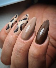 Winter Almond Nails Designs, Jungle Nails Design, Fall Almond Nails Ideas, Leopard Nail Designs, Winter Nails Gel, Cheetah Nail Designs, Nagellack Trends, Cheetah Nails, Leopard Print Nails