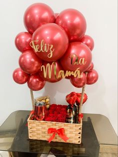 Best Valentines Day Gift Ideas For Mom Balloon Gift Basket Birthday, Mother’s Day Balloons, Mother’s Day Bouquet, Mothers Day Bouquet Ideas, Cute Creative Gifts, Balloon Gift Basket, Creative Gifts For Mom, Valentines Gifts For Mom, Gifts For Mom From Kids