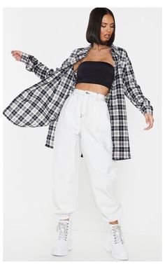 Black Check Shirt Outfit Women, White Joggers Outfit Women, Jogger Jeans Outfit, Check Shirt Outfit Women, White Joggers Outfit, Checked Shirt Outfit, Bustier Outfit, Jogger Outfits, Trendy Aesthetic Outfits