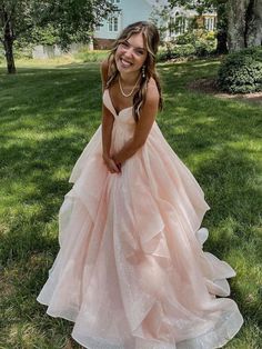 Graduacion Aesthetic, Pink Tulle Evening Dress, Tulle Formal Dress, Prom Dress Pink, Formal Ideas, Tulle Long Prom Dress, Prom Inspo, Grad Ideas, Prom Dresses Long Pink