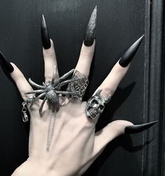 Long Black Nails, Manon Blackbeak, Spider Ring