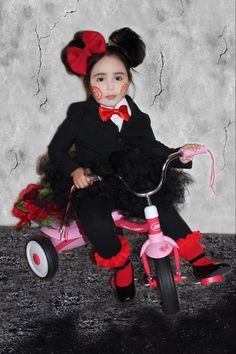 #toddlerhalloween #halloweencostumeideas #halloween #halloweenmakeup #halloweenkids #scary #costume #bows #rose #tutu #jigsaw #saw #diy #diyideas #hair #hairideas #cutehalloweenmakeup #babygirlfashion #babygirlclothes #cutehalloweencostumes Toddler Jigsaw Costume, Jig Saw Costume Girl, Saw Costume Kids, Girl Jigsaw Costume, Saw Halloween Costume, Halloween Dresses For Kids, Saw Costume, Jigsaw Costume, Jigsaw Halloween