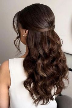 Half Up Half Down Curly Bridal Hair, Bridal Hair Down Brown, Soft Curls Half Up Half Down, Wedding Hair For Off Shoulder Dress, Medium Length Hair Styles Formal, Graduation Hairstyles With Cap Curls, 8th Grade Prom Hairstyles, Half Up Curled Hairstyles, Half Up Half Down Front View