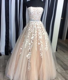 Hocoming Dress, Lace Prom Gown, Chic Prom Dresses, Dress With Rhinestones, Tulle Wedding Dresses, Strapless Prom Dresses, Strapless Dresses, Lace Prom Dress