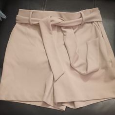 Jules & Leopold Tan Dress Shorts. Like New Never Worn. Sz S/P Belted Shorts For Summer Night Out, Belted Shorts For Night Out In Summer, Beige Summer Party Shorts, Beige Shorts For Night Out In Summer, Beige Shorts For Night Out In Spring, Tan Dress, Dress Shorts, Tan Dresses, Short Dresses