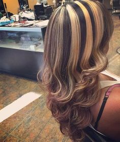 Hair Styles With Layers And Bangs, Chunky Colored Highlights, Blonde And Brown Hair, Dramatic Highlights, Streaked Hair, Y2k Hairstyles, Fotos Ideas