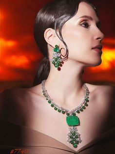 Very Premium Quality Hollywood Real Diamond Look Inspired Emerald Necklace Lab Made Uncut Polki Bridal Set statement Necklace with Earrings Elegant and delicate Indian Necklace With Gold Plating. Indian Bridal Kundan set One Gram mathapatti Set. Very Gorgeous and pretty, fine Kundan choker necklace with matching earrings Adjustable length with help of dori (cord) These Necklace has very fine kundan, pearls  Beautiful Top Quality, Indian Jewelry Set, Necklace Kundan Jewelry Set, Looks Beautiful F Elegant Evening Jewelry Sets With Jewels, Elegant Pendant Jewelry Sets For Party, Elegant Party Jewelry Sets With Pendant, Elegant Party Pendant Jewelry Sets, Fine Jewelry Bridal Necklace With Jewels For Party, Elegant Necklaces With Matching Earrings For Party, Elegant Bridal Necklace With Matching Earrings For Party, Fine Jewelry Sets For Evening Wear, Evening Fine Jewelry Sets