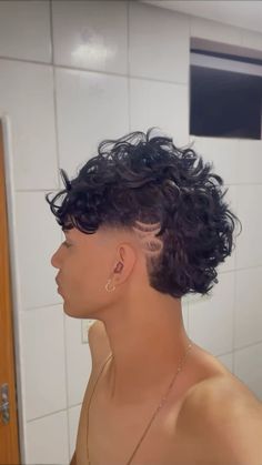 #fyp #moicano #cortesdecabelo #freestyle #cabelo #ondulado Modern Mullet Haircut, Men Haircut Curly Hair, Taper Fade Haircut, Mullet Haircut, Men's Short Hair, Kids Hair Cuts, Haircuts For Curly Hair