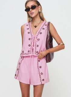 Bellamore Set Pink Beach Linen Tops With Tie Waist, Spring Vacation Sleeveless Sets, Matching Set Tops For Spring And Summer, Feminine V-neck Summer Sets, Sleeveless Sets For Spring Vacation, Feminine V-neck Sets For Summer, Casual Sleeveless Sets With Elastic Waistband, Summer Vacation Tops With Tie Waist, Spring Beach Matching Set Tops