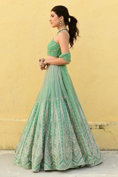 Pearl Tassels, Zardosi Embroidery, Organza Lehenga, Geometric Fashion, Organza Blouse, Organza Skirt, Vacuum Storage, Blouse Silk, Halter Bralette