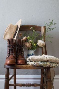 Country Fall Outfits, Ftd Flowers, Granny Pods, Chippewa Boots, Granny Pod, Vintage Blog, Fall Country, Adored Vintage, History Fashion