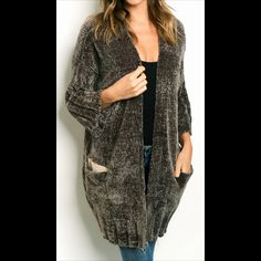 Soft Luxurious Chenille Open Front Oversized Cardigan. Features Double Two Toned Pockets And 3/4 Sleeves. Very Thick High Quality Material, So Soft And Oversized For A Super Comfy Fit. I Think It Feels Like A Luxurious Bath Robe!! M Bust 25" Length 31.5" Sleeve 13" -Last * Multiple Sizes Listed Due To Oversized Fit But You Will Receive S,M,L ! Check Measurements The Color In Stock Photo Make This Cardigan Appear Brown The Second Photo (Pocket) Is The Most Accurate Representation Of The Olive Col Brown Sweater With Pockets For Layering, Chic Brown Cardigan With Pockets, Brown Open Front Sweater With Pockets, Oversized Brown Cardigan For Loungewear, Brown Oversized Sweater With Pockets, Oversized Brown Sweater With Pockets, Casual Taupe Cardigan For Fall, Casual Taupe Cardigan For Winter, Casual Taupe Winter Cardigan