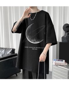 Product Show： Male Streetwear, Moon Graphic, Tshirt Oversized, Men Tshirt, Beauty Expert, Basic Tops, Mens Streetwear, White Tops, Letter Print