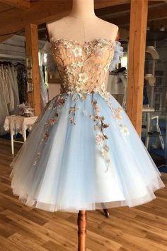 Light Blue Homecoming Dresses Floral Applique Graduation Dress Light Blue Homecoming Dresses, Light Blue Homecoming Dress, Sweetheart Homecoming Dress, Tulle Homecoming Dress, Blue Homecoming Dresses, Cocktail Sauce, 파티 드레스, Prom Dresses For Teens, Cute Prom Dresses