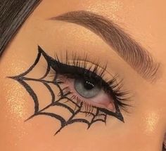 Halloween Make Up Woman Easy, Halloween Mackup Ideas Easy, Simply Halloween Makeup, East Halloween Makeup Ideas, Spider Themed Makeup, Hallowen Meka Up, Fun Halloween Makeup Looks Easy, Make Up Halloween Easy Makeup Ideas, Small Halloween Makeup