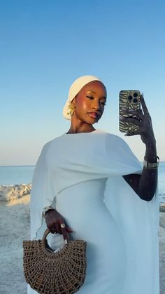 @keyinaa Sri Lanka Outfit Ideas, Malaysian Outfit, Hijabi Vacation, Black Muslim Women, Classy Modest Dresses, Vacation Outfit Ideas, Black Women Dress, Neat Casual Outfits, Modesty Outfits