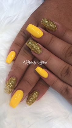 Silvia's nails... Yellow nails Glitter Nails Acrylic, Nails Yellow, Yellow Glitter, Pretty Nail Designs, Short Acrylic Nails Designs, Yellow Nails, New Year's Nails, Short Acrylic Nails, Mani Pedi