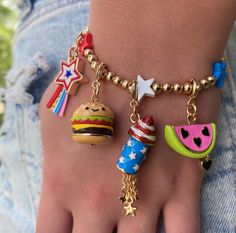 Served with a smile, this Gold Cheeseburger charm is always the life of the BBQ and their bracelet! Add this charm to any CHARM IT! bracelet or necklace and customize her collection! features & materials: 3-Dimensional, Layers Spin Enamel, Base Metal WARNING: Choking Hazard - Small parts. Not for children under 3 years. Harry Potter Charms, Unicorn Charm, Disney Charms, Keepsake Books, Heart Sunglasses, Girly Accessories, Rainbow Beads, Bead Kits, Letter Charms