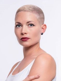 Shaved Side Haircuts That Make a Statement Super Short Pixie, Super Short Haircuts, Short Shaved Hairstyles, Funky Short Hair, Short Haircut Styles, Really Short Hair, Very Short Haircuts, Hair Brunette