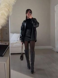 All Black Night Out Outfit, Female Ceo Outfits, All Leather Outfit, Female Ceo, Short Cuir, Coat Streetwear, Faux Leather Blazer, Boss Outfit, Pu Jacket