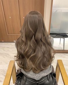 Beige Hair Color, Light Brunette Hair, Brown Hair Inspiration, Beige Hair, Korean Hair Color, Red Hair Inspo, Hair Color Options