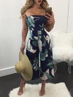 📦FREE Shipping on orders over $80 These tropical print jumpsuits are decorated with plant motifs to add a touch of breath to your wardrobe. The strapless design highlights the femininity of the upper chest and shoulders. The loose fit allows you to walk freely and vividly. Occasion: Leisure, Vacation Style: Fashion Fit Type: Loose Length: Long Sleeve: Sleeveless Material: Polyester Fiber Season: Spring And Summer Dress For Wedding Guest, Formal Jumpsuit, Rompers Womens Jumpsuit, Tropical Dress, Midi Dress Casual, White Jumpsuit, Printed Jumpsuit, Vacation Style, Fashion Fits