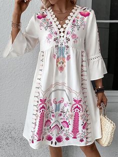 Wedding Guest Dress Classy, Ethnic Print Dress, Robes Glamour, Fresh Dress, Three Quarter Sleeve Dresses, Printed Casual Dresses, Flare Sleeve Dress, Dress Classy, V Neck Midi Dress