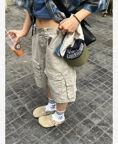 Advbridge Vintage Shorts Cargo Pants Summer Women Y2k Pockets Knee Length Baggy Pants Harajuku Streetwear Casual Oversize Shorts Closure Type: button fly Gender: WOMEN Model Number: QQ0136 Front Style: Flat 1Measurement In CM size Waist Hips Pant Length M 68 111 56 L 72 115 57 XL 76 119 58 2XL 80 123 59 Notes: Please consult the customer service staff before purchase.Order size is Asian Size , It is smaller than US,UK,AU,EU size.please tell us your height and weight,we will suggest you the corre Cargo Shorts Outfits Women, Cargo Pants Summer, Cargo Shorts Outfit, Vintage Cargo Pants, Oversize Outfit, Unique Clothing Style, Shorts Outfits Women, Women Y2k, Pants Summer