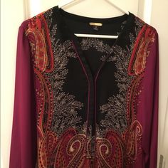 Beautiful Dana Bachman Blouse, Maroon And Black Print. V Neck With Hidden Button Placket. Long Sleeve. Size 8. Never Worn, In Excellent Condition. Chest 19” Length 26” Sleeve 24” Shipped With Usps First Class Package. Elegant Multicolor Long Sleeve Blouse, Fall Formal Multicolor Tops, Elegant Multicolor Blouse For Work, Elegant Long Sleeve Patterned Blouse, Formal Black Long Sleeve Blouse Piece, Elegant Multicolor Button-up Blouse, Elegant Multicolor Blouse With Buttons, Elegant Multicolor Buttoned Tops, Elegant Black Long Sleeve Blouse