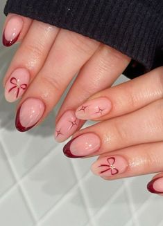 *books nail appointment ASAP* #It_Girl_Lifestyle #Summer_Nails_Nail_Art #Idea_Nail #Girl_Lifestyle Cute Quick Nail Designs, Glam Christmas Nails Acrylic, Gel Nails Birthday Ideas, Wi Ter Nails, Nail Ideas November 2024, Nail Art Designs Winter 2024, Winter Nail Art 2024, Nail Inspo November, Winter Birthday Nail Ideas