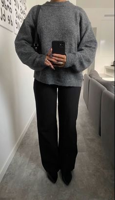 @eveannessyvlog Clean Winter Outfit, Outfit Pull, Simple Winter Outfits, Cute Professional Outfits, Corporate Attire, Cold Outfits, Classy Casual, Vibe Clothes, Outfit Inspo Fall