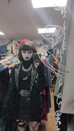 Real Goth Outfits, Metalhead Girl Outfits, Fake Confidence, Real Goth, Winter Goth Outfits