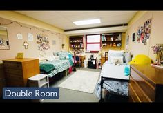 a dorm room is shown in this image