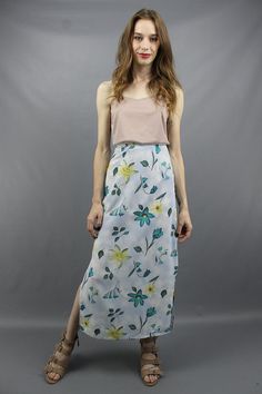 Vintage 90s Blue High Waisted Spring Floral Maxi Skirt, fits size S/M Maxi Skirt 90s, 90s Maxi Skirt, 1990s Skirt, Maxi Skirt Fits, Maxi Skirt Blue, Spring Skirt, Blue Floral Skirt, 90s Floral, Skirt High Waist