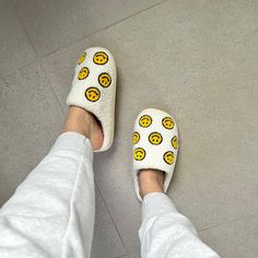 Spread Cheer With Every Step 🥰 Introducing our Mini Happy Face Slides Slippers, where comfort meets happiness in every stride. Designed to brighten your day with multiple small yellow happy faces, these slippers are the perfect choice to bring smiles wherever you go. Best Ladies House Slippers Add a touch of sunshine to your footwear collection with our Mini Happy Face Slides. Each step is a celebration with multiple small happy faces adorning the plush surface, bringing joy for everyone. Get r Happy Slippers, House Shoes Women's, Happy Face Slippers, Slipper Shoes Women, Happy Faces, Reindeer Headband, Slides Slippers, Slide Slippers, Buy 1 Get 1 Free