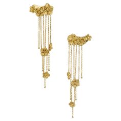 Beautifully designed Telento Italiano tassel dangle earrings. 18k yellow gold flower design with flower tassels. Stamped: Talento 12.1 grams Front: Top to bottom: 19.0mm or .75 Inch Width: 13mm or .5 Inch Depth or thickness: 1.6mm Back: Top to bottom: 64.8mm or 2.5 Inch Width: 14.6mm or .5 Inch Depth or thickness: 2.5mm Flower Tassels, Gold Flower Design, Art Deco Pendant Necklace, Vintage Assemblage Jewelry, Vintage Drop Earrings, Antique Vintage Jewelry, White Gold Pendant Necklace, Contemporary Engagement Rings, Flower Dangle Earrings