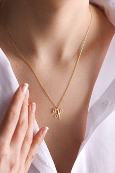 Simple Necklace Designs, 14k Gold Initial Necklace, Gold Initial Pendant, Gold Bracelet Simple, Gold Initial Necklace, Modern Gold Jewelry, Gold Jewelry Stores