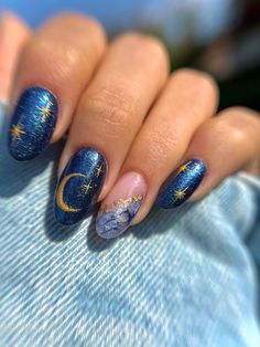 Moon Stars Nail Art, Gold Navy Nails, Complex Nail Art, Astrology Nail Art, Moon And Stars Nails, Sun And Moon Nails, Celestial Nail Designs, Nail Moon, Astrology Nails