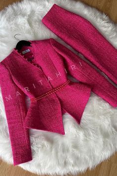 Hot Pink Jacket and skirt set Old Money Classy, Classy Mini Dresses, Celebrities Wedding, Lovers Outfit, Hot Pink Jacket, Yellow Wallpapers, Girl Qoutes, Wallpaper S, Art Girl Aesthetic