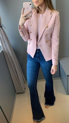 Casual Leather Jacket Outfit, Blazer Rosa, Outfits Con Jeans, Looks Jeans, Blazer Pink, Pencil Skirt Outfits, Leather Jacket Outfits, Elegante Casual, Pink Blazer