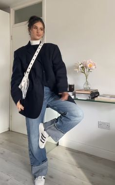 Comfy Museum Outfit, Prada Tessuto Nylon Outfit, Officecore Fashion, Simple Work Outfits, London Outfit, Effortlessly Chic Outfits, Causual Outfits, Outfit Goals