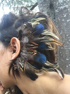 Feather Ear Cuff, 일본 패션, Feather Jewelry, Ear Cuff Earings, Hair Reference, Fantasy Clothing, Fantasy Fashion, Cuff Earrings, Burning Man