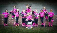 Softball Team Photo Ideas, Softball Team Poses Group Photos, 8u Softball Pictures, Softball Action Shots Picture Ideas, Softball Pictures Poses Individual Pitcher, Softball Photoshoot, Baseball Photoshoot