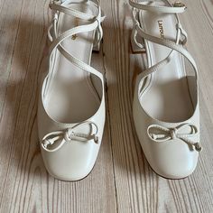 Brand New Ivory Sandal Never Been Worn ! Ivory Sandals, Women's Shoes Sandals, Calf Leather, Shoes Sandals, Brand New, Sandals, Women Shoes, Women Shopping, Leather