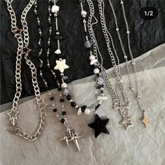 Kpop Grunge, Vintage Goth, Jewelry Accessories Ideas, Aesthetic Kpop, Accessories Jewelry Necklace, Girls Jewelry, Silver Chain Necklace