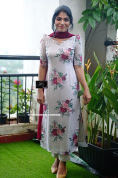 Dress Material Kurti Design, Chudidar Patterns For Women, Stitching Kurta Ideas, Grand Kurti Designs, Kurtis Models For Stitching, Sleeves Design For Kurtis Cotton, Back Neck Kurti Design, Churidar Top Stitching Ideas