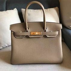 Material: Genuine leather Size: 35 cm, 30 cm, 25 cm Gold colored metallic pieces Brand box and dust bag included Branded Bags, Powerful Women, Birkin Bag, Gold Color, Dust Bag, Genuine Leather, Handbags, High Quality, Leather