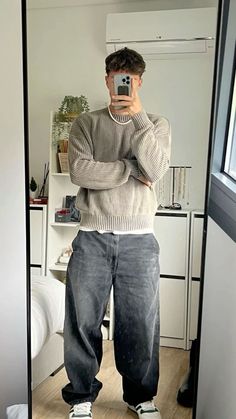 Winter Outfit Inspo Men, Outfit Inspo Men Winter, Men Outfit Ideas Aesthetic, Boy Outfit Inspo Aesthetic, 2024 Outfits Men, Outfit Uomo Streetwear, Street Style Men Aesthetic, Black And Grey Outfit Men, Outfit For Boys Aesthetic